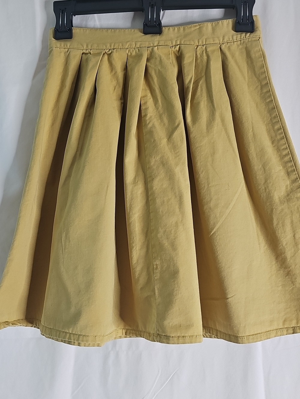 Henery Holland Casual Yellow Button-Front Skater Skirt - Picture 3 of 4